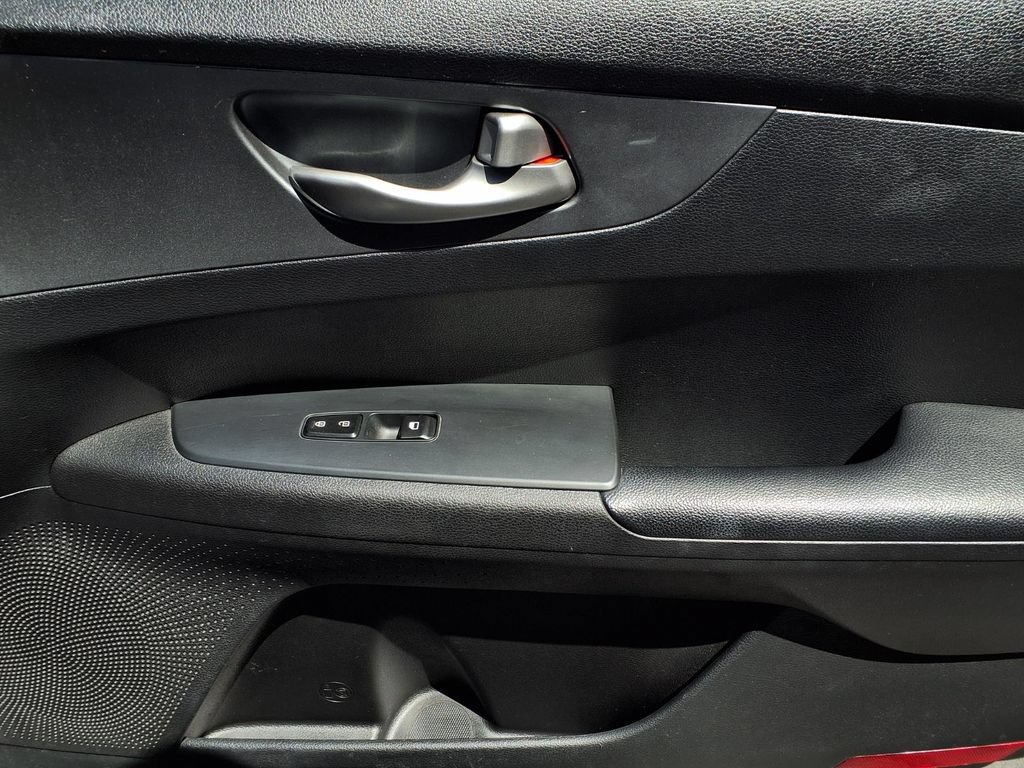 Used 2021 Kia Forte LXS FWD image 24