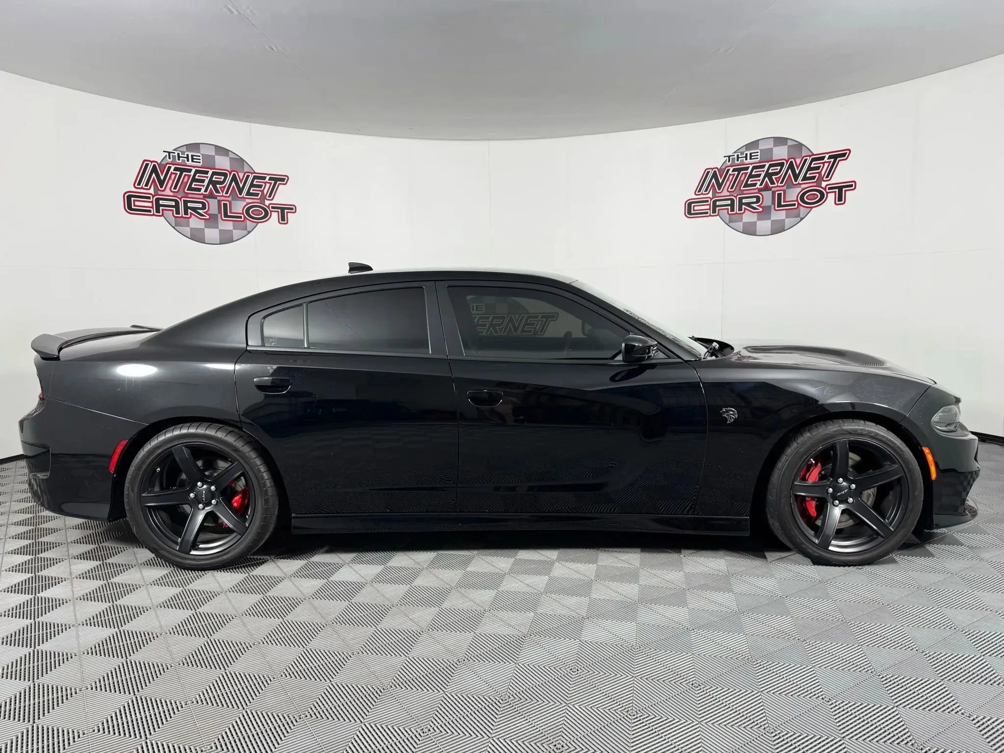 Used 2018 Dodge Charger SRT Hellcat RWD image 8
