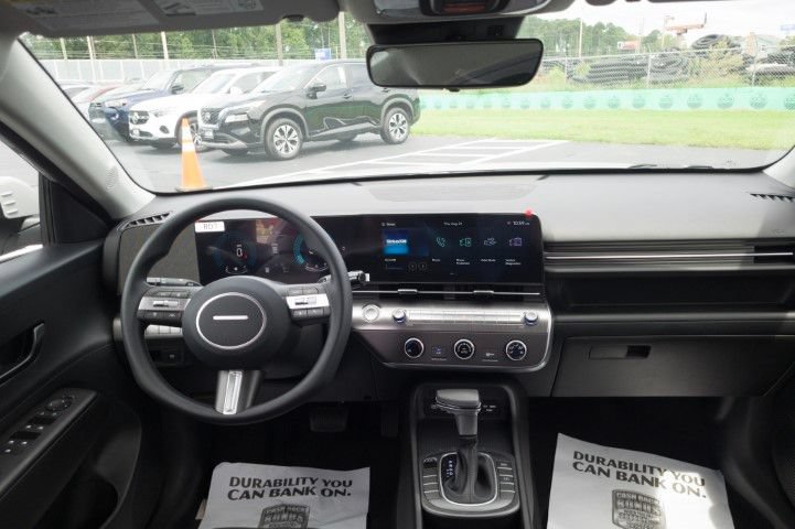 New 2027 Hyundai Kona SE FWD image 17