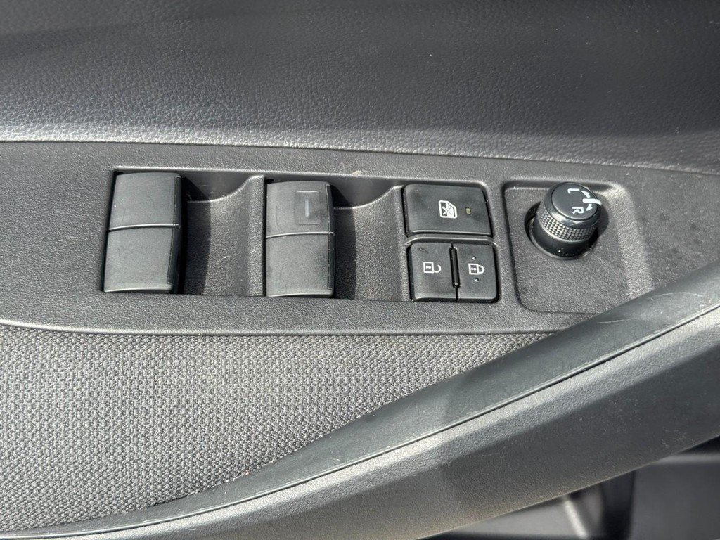Used 2025 Toyota Corolla LE FWD image 22