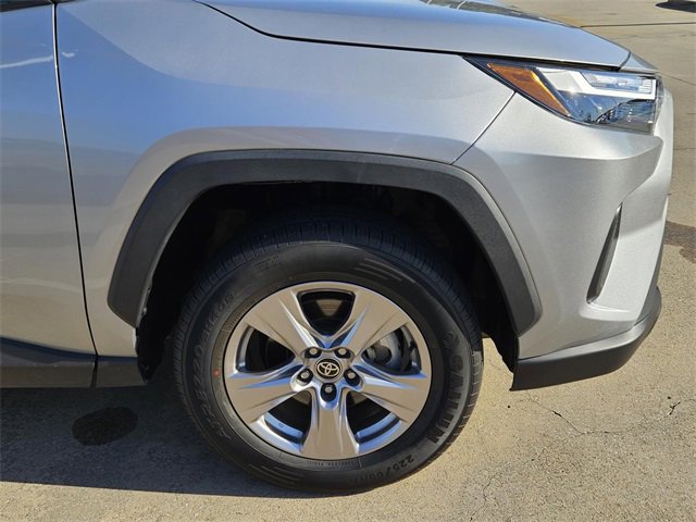 Used 2023 Toyota RAV4 XLE image 7