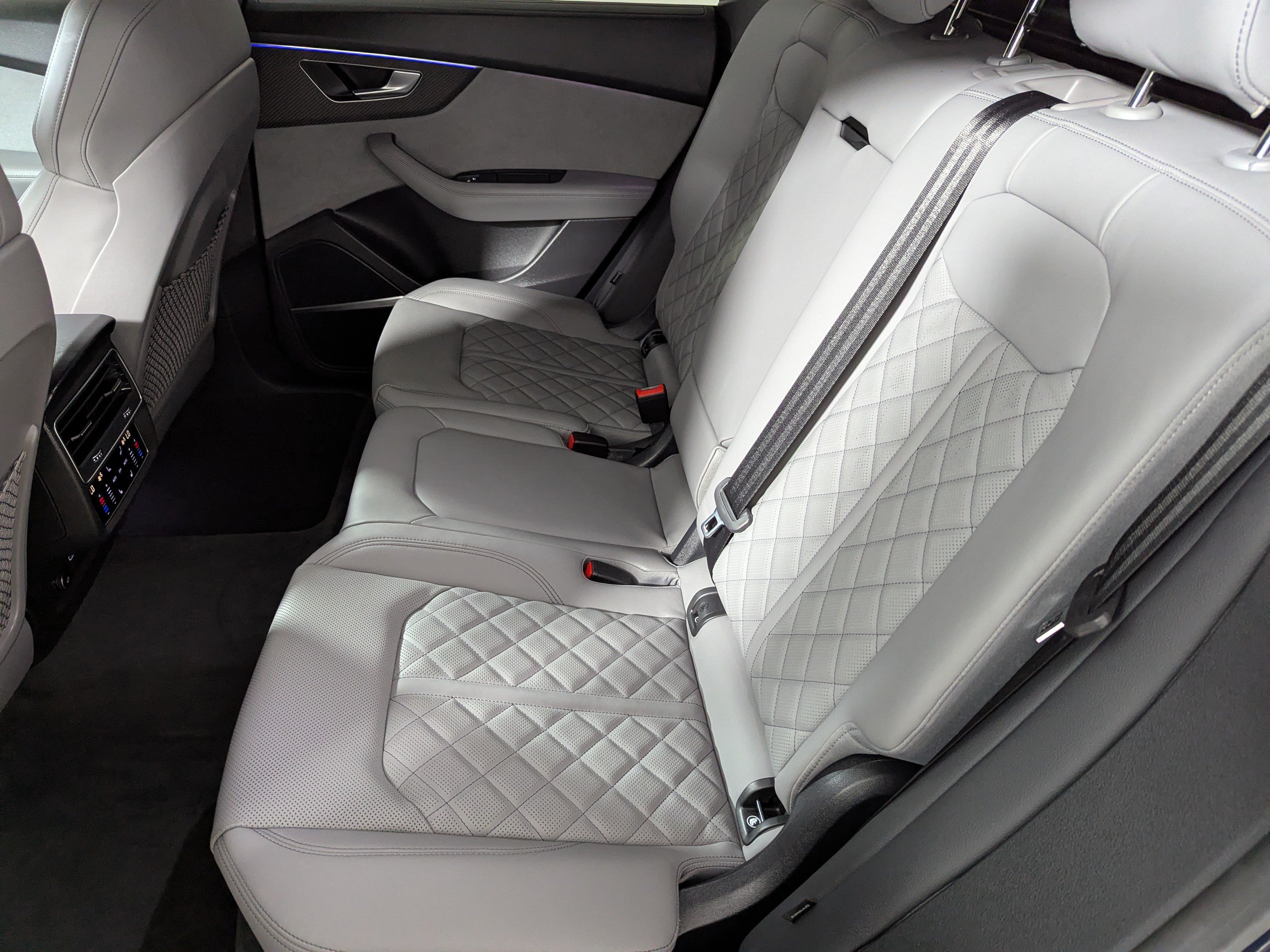 Used 2024 Audi SQ8 Premium Plus AWD/4WD image 30