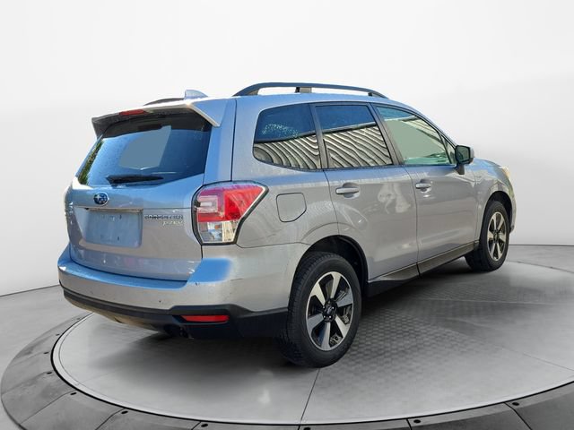 Used 2017 Subaru Forester 2.5i Premium AWD/4WD image 2