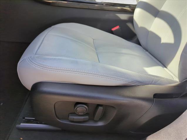 Used 2025 Land Rover Range Rover Velar S image 13