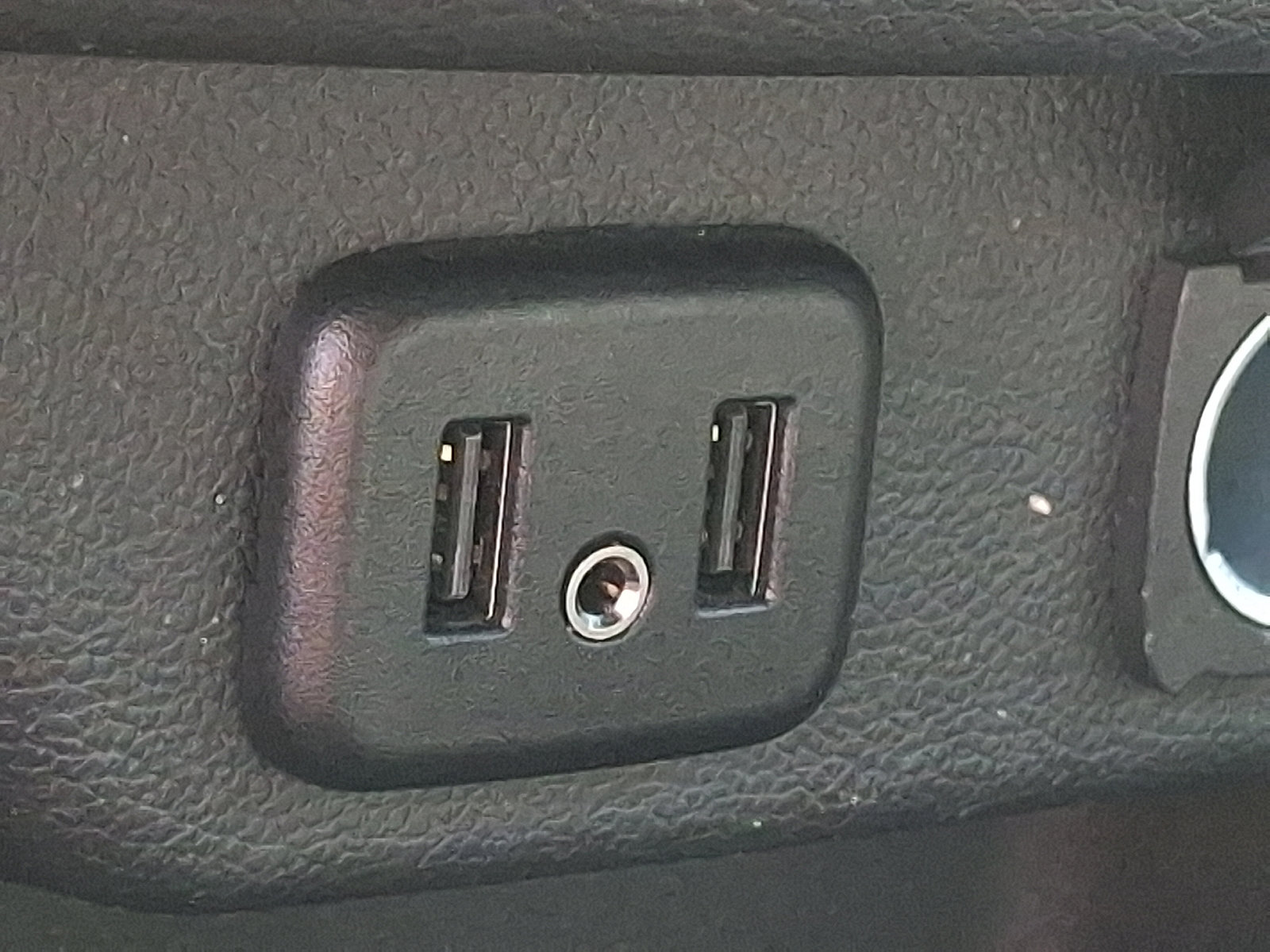 Used 2023 Chevrolet Traverse LT w/ LPO, Floor Liner Package image 24