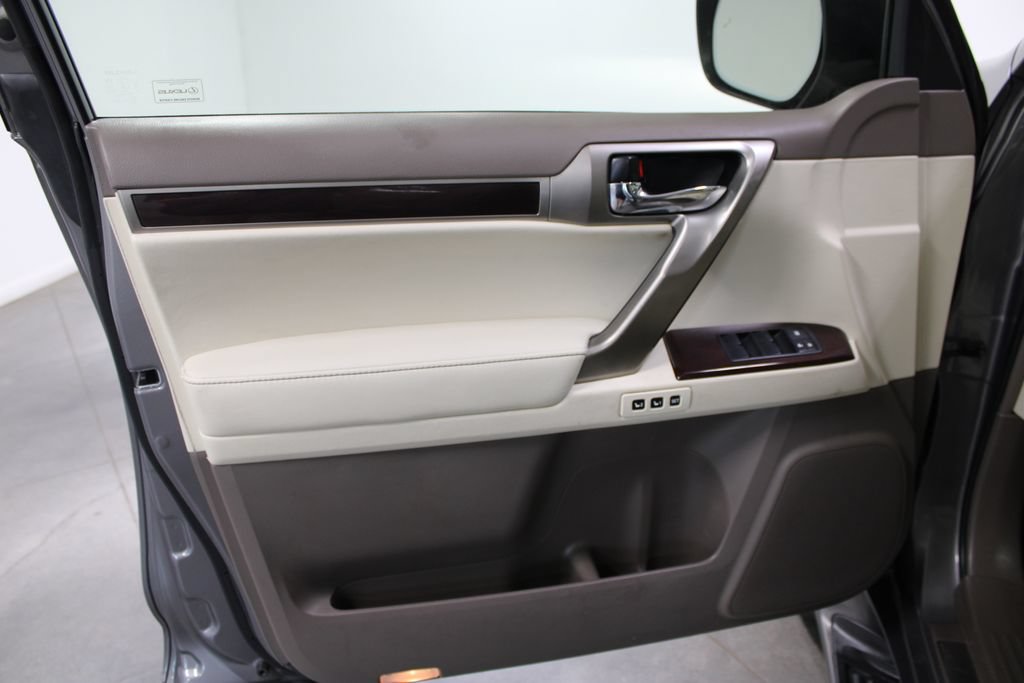 Used 2014 Lexus GX 460 w/ Premium Package AWD/4WD image 22