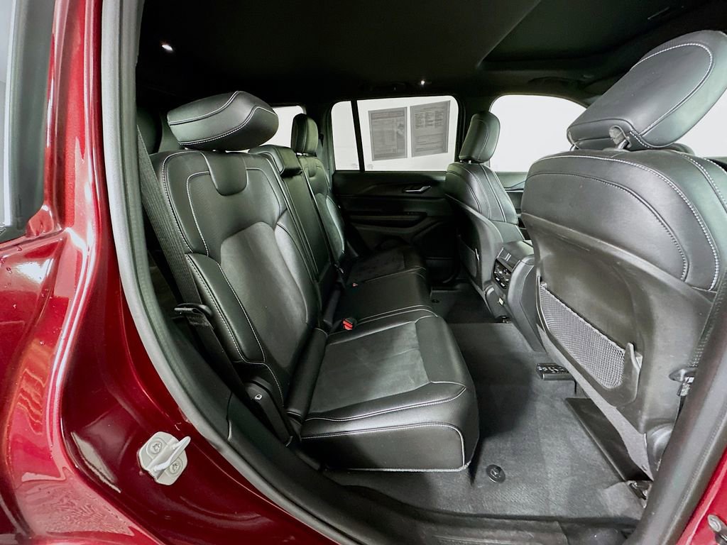 Certified 2024 Jeep Grand Cherokee Altitude image 38