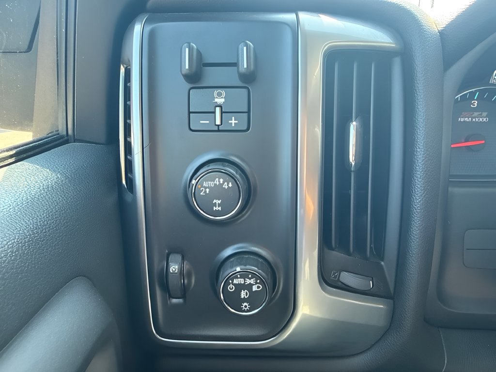 Used 2017 Chevrolet Silverado 1500 LT w/ All Star Edition AWD/4WD image 23