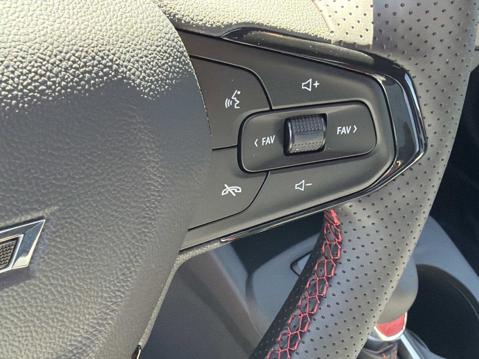 New 2026 Chevrolet Trax RS w/ Sunroof Package FWD image 6