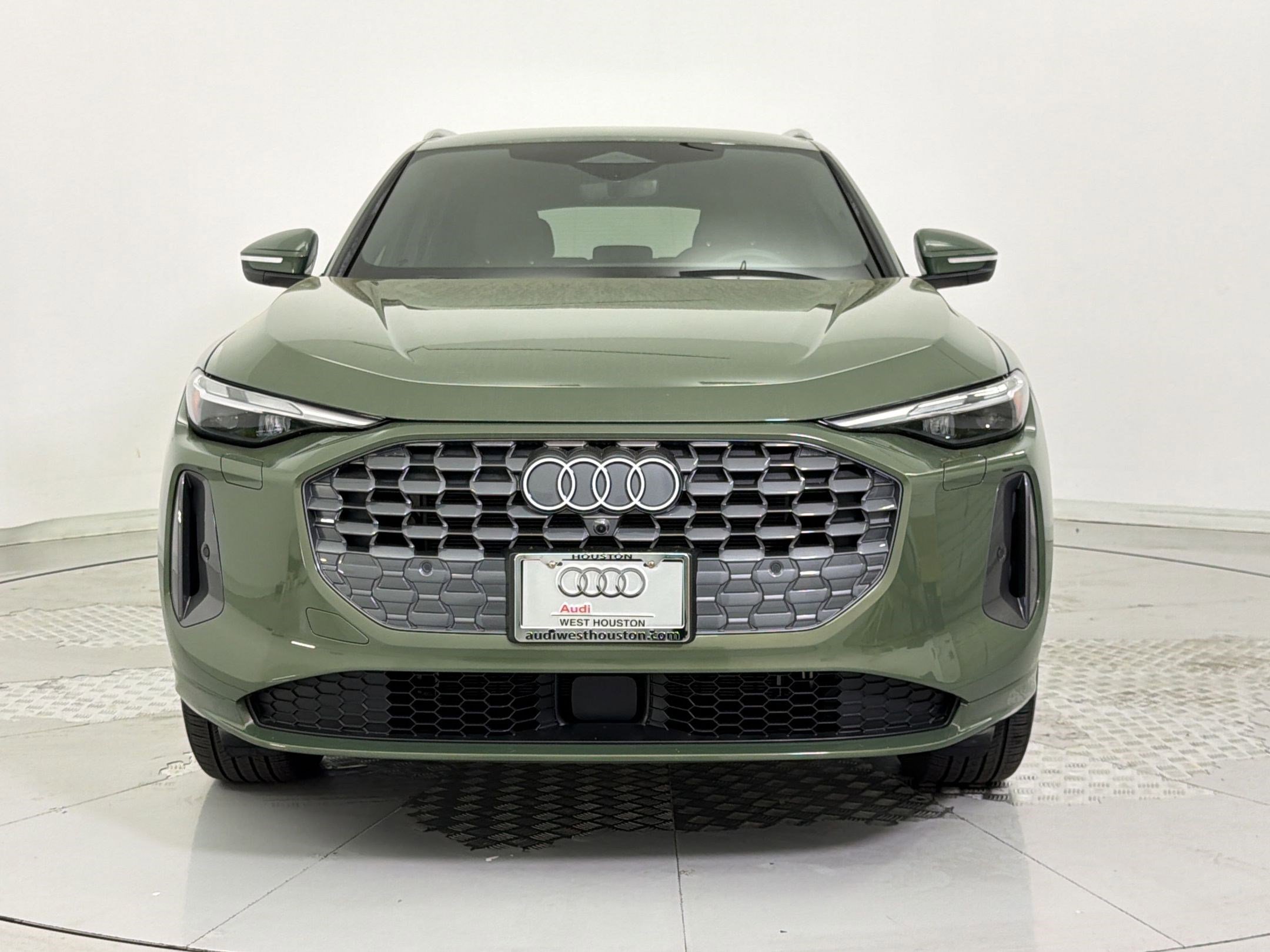 Certified 2025 Audi Q5 Premium w/ Convenience Package image 6
