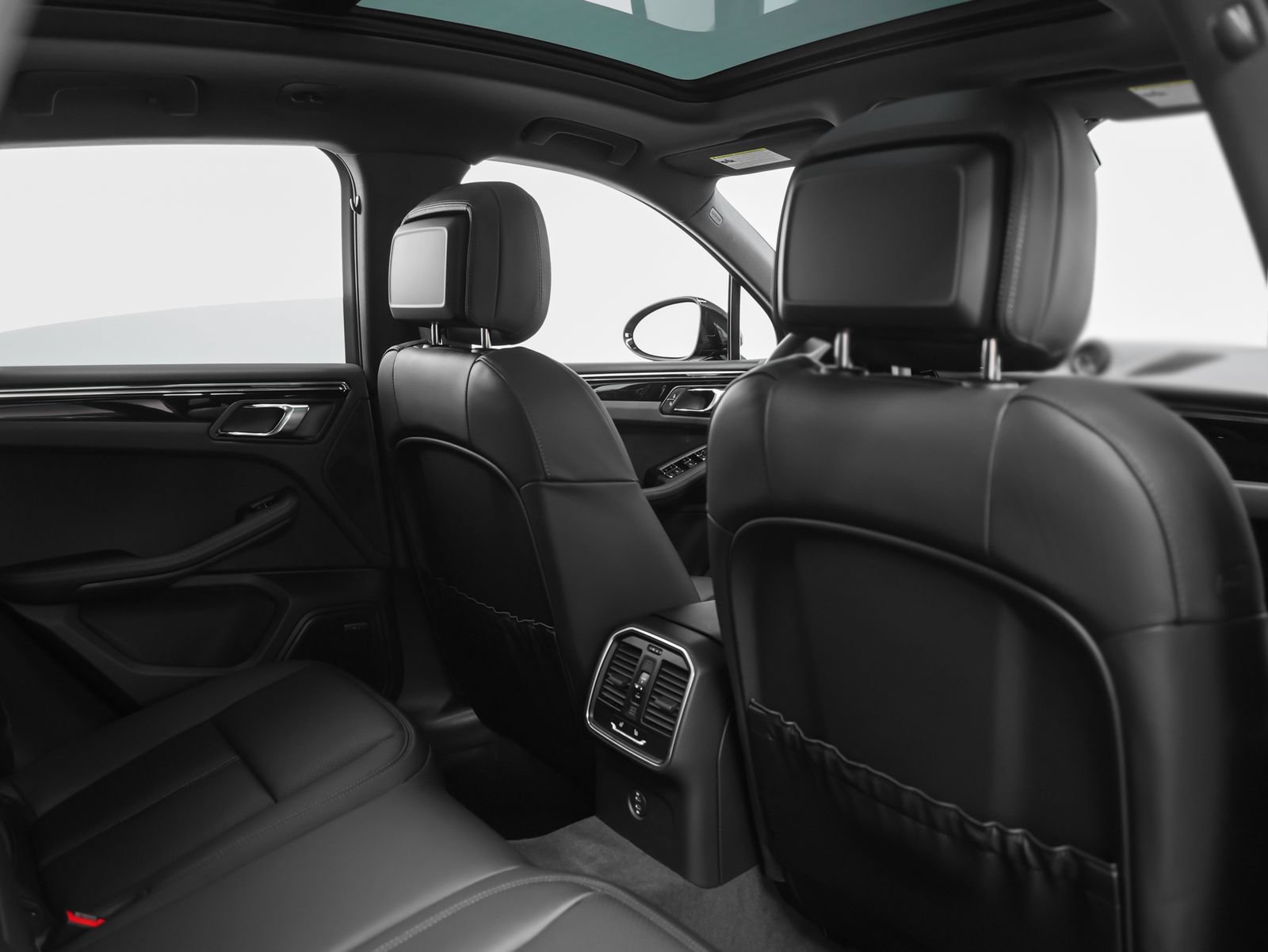 New 2026 Porsche Macan AWD/4WD image 24