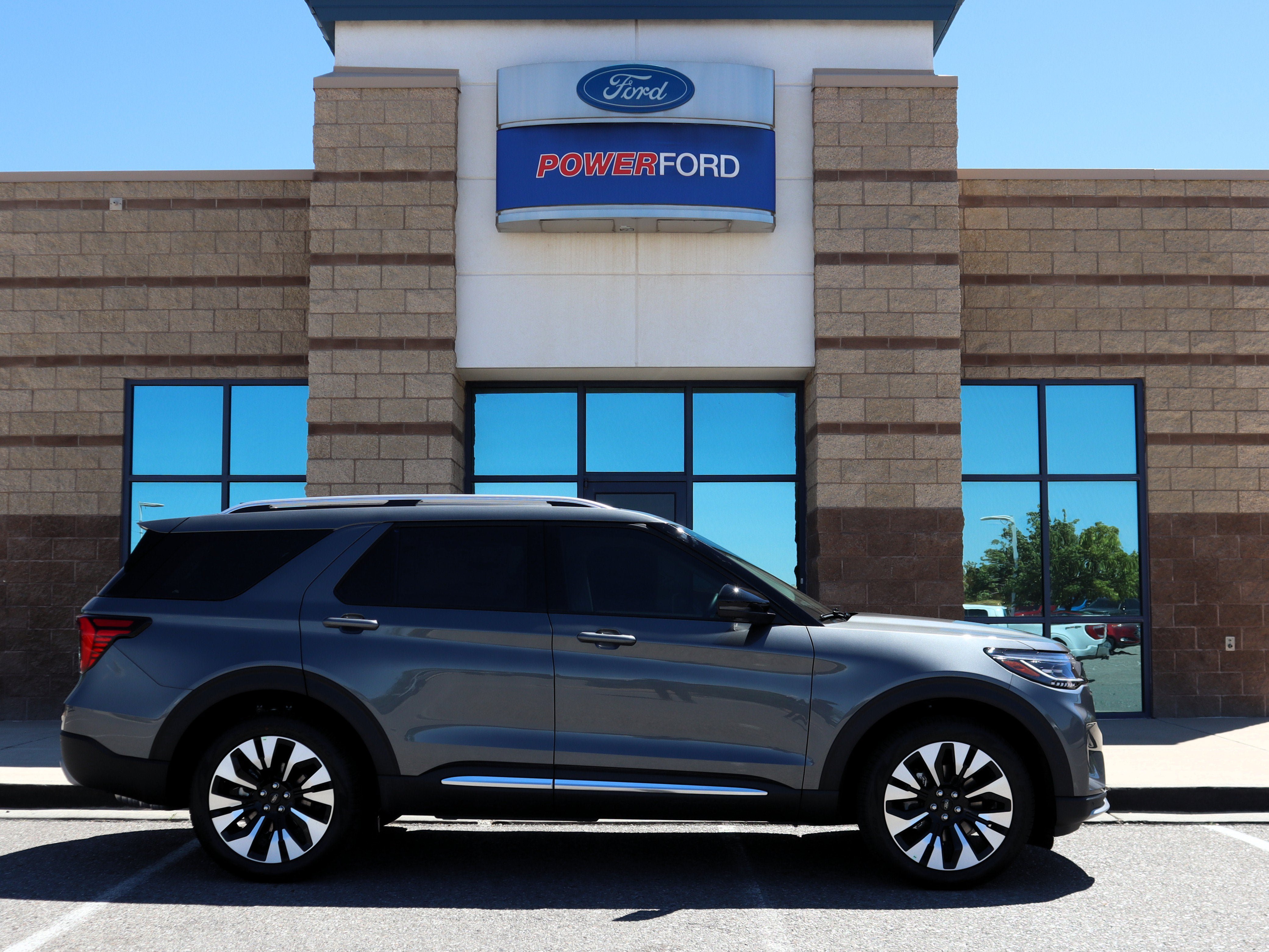New 2026 Ford Explorer Platinum w/ LUX Leather Package AWD/4WD image 5