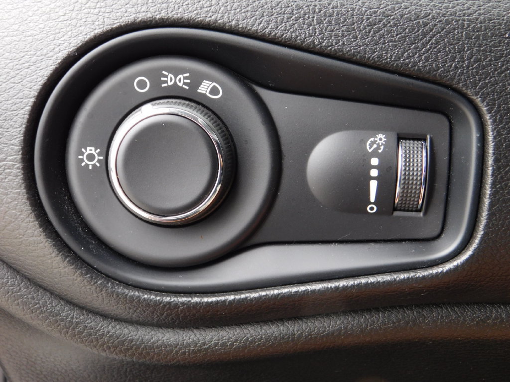 Used 2021 Jeep Renegade Sport AWD/4WD image 25