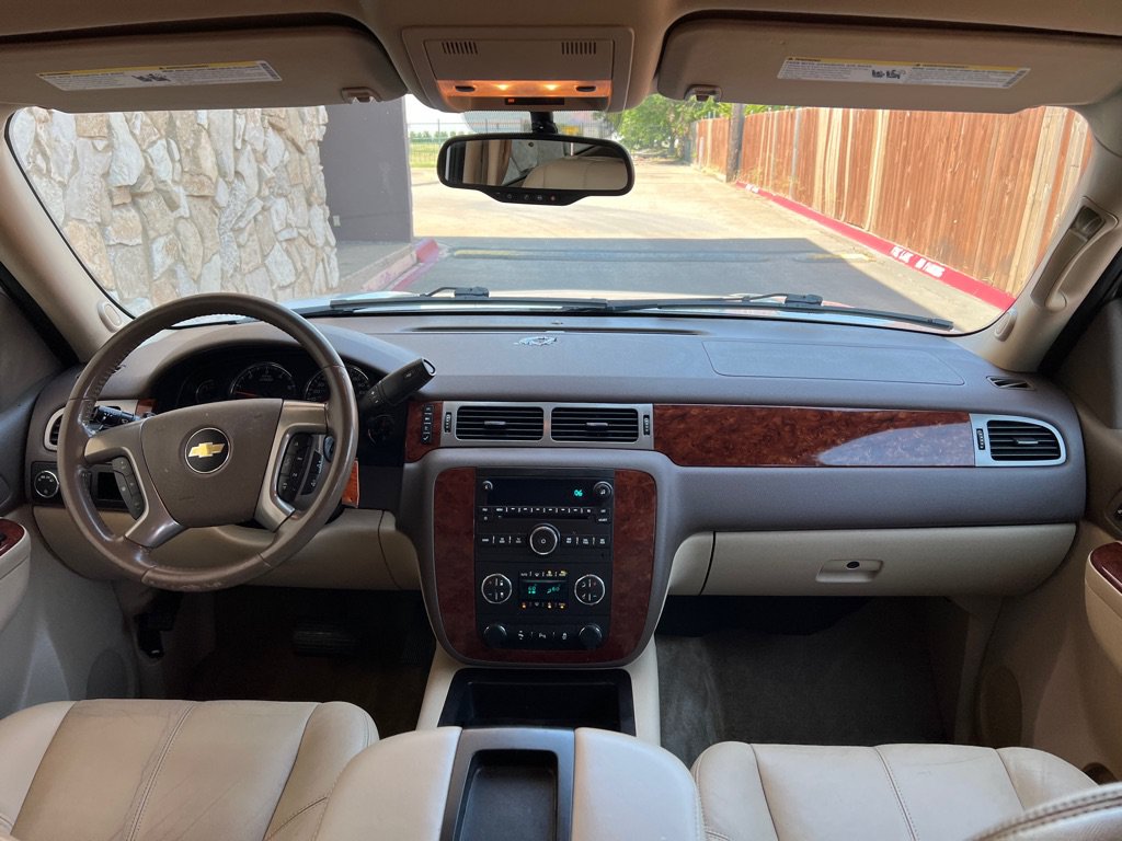 Used 2012 Chevrolet Suburban LT w/ Texas Edition RWD image 21