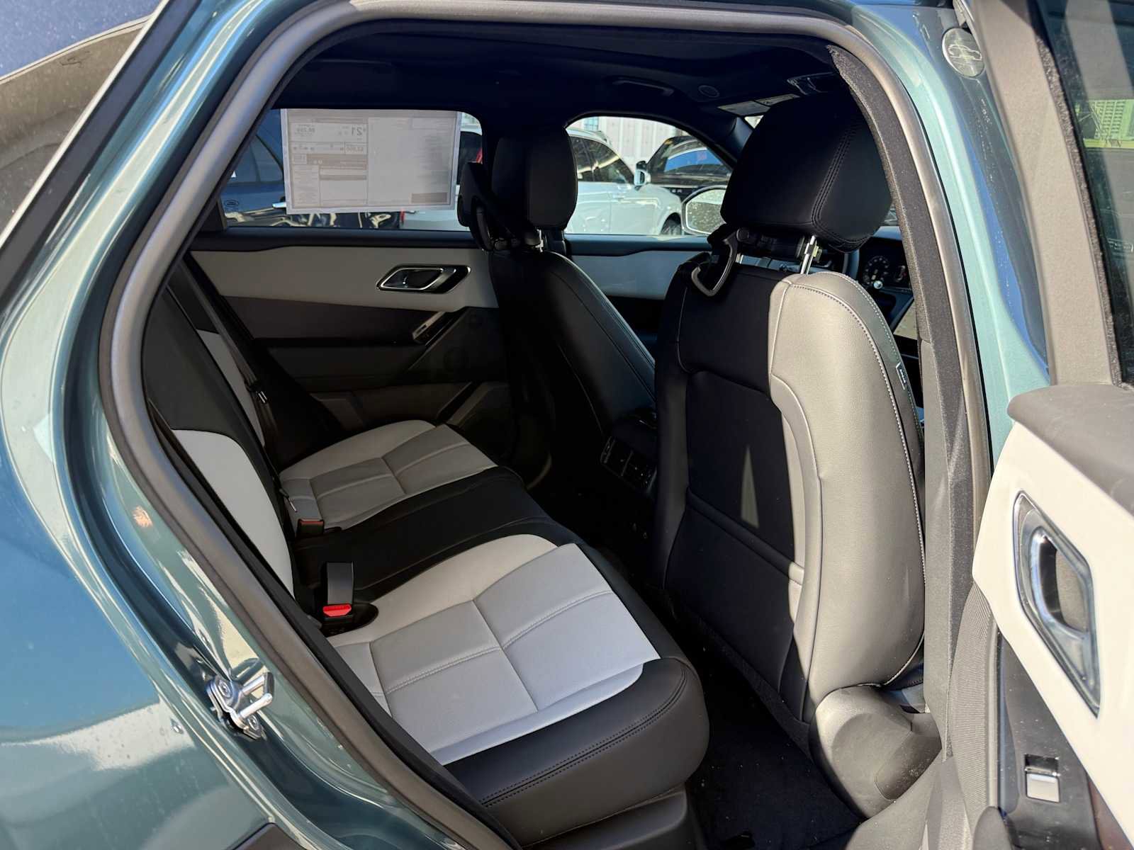 New 2026 Land Rover Range Rover Velar Dynamic SE image 12