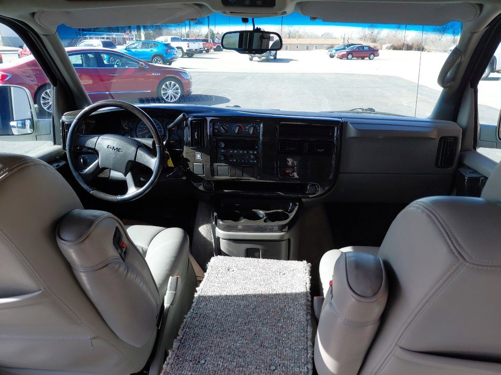 Used 2005 GMC Savana 1500 AWD w/ Preferred Equipment Group image 14