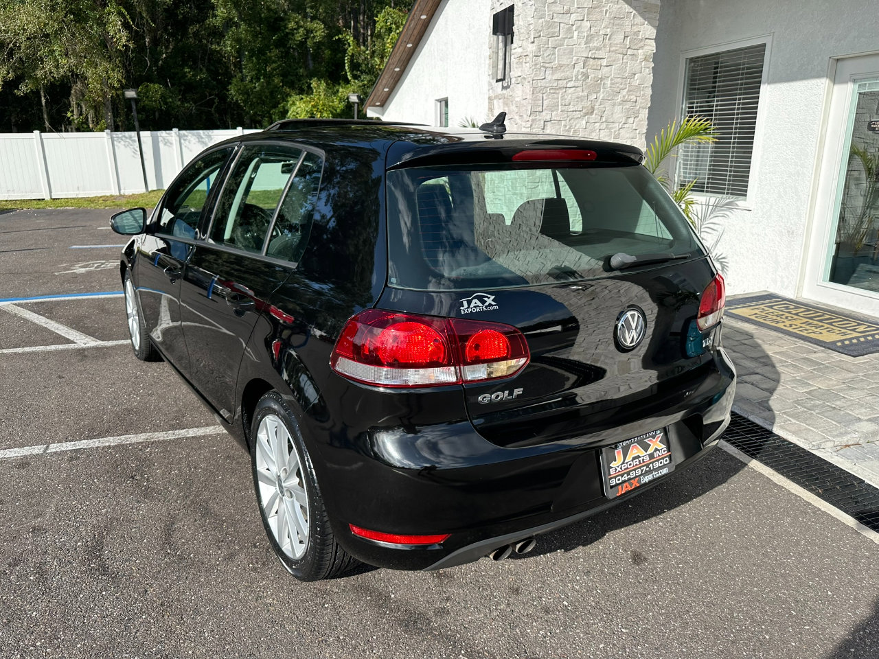 Used 2011 Volkswagen Golf TDI image 12