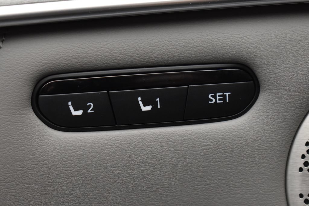 Used 2023 INFINITI QX50 Sensory w/ Accent Package AWD/4WD image 12