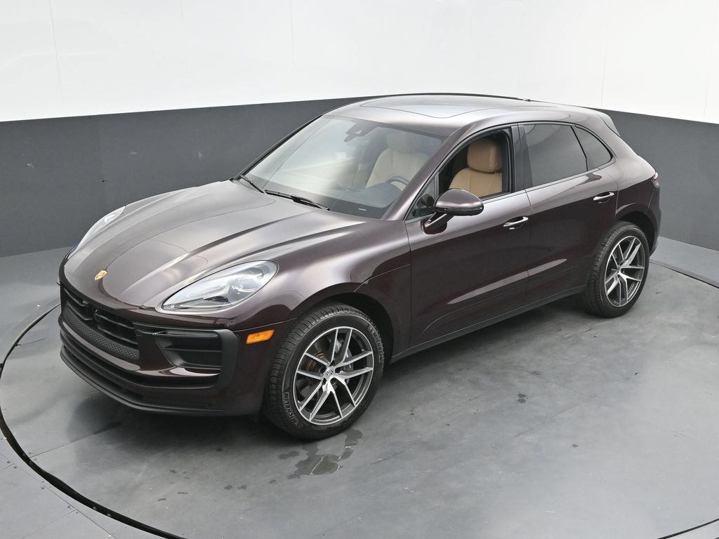 Certified 2024 Porsche Macan AWD/4WD image 27