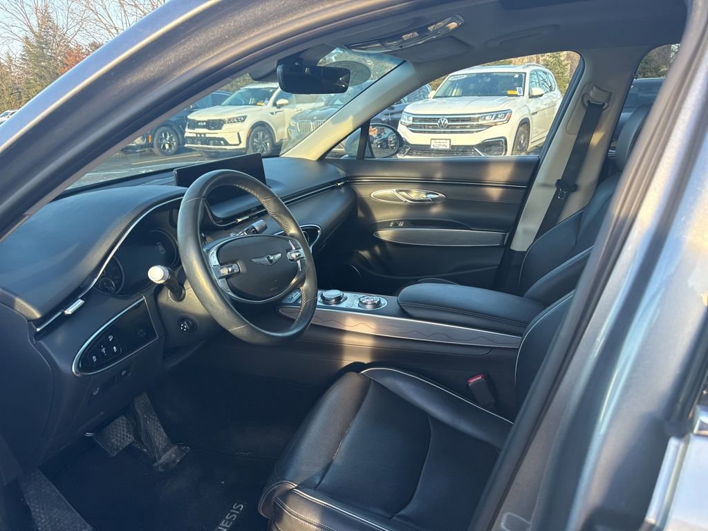 Used 2022 Genesis GV70 2.5T w/ Advanced Package image 9