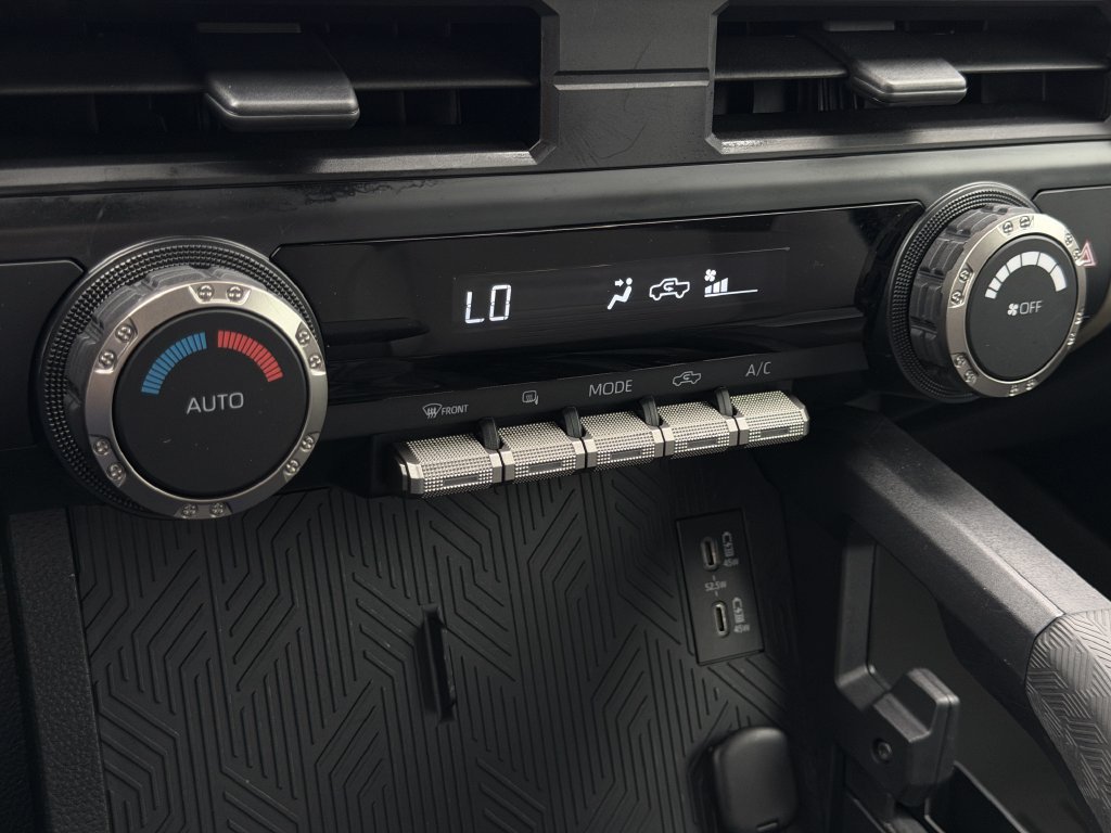 Used 2025 Toyota Tacoma TRD Sport AWD/4WD image 20