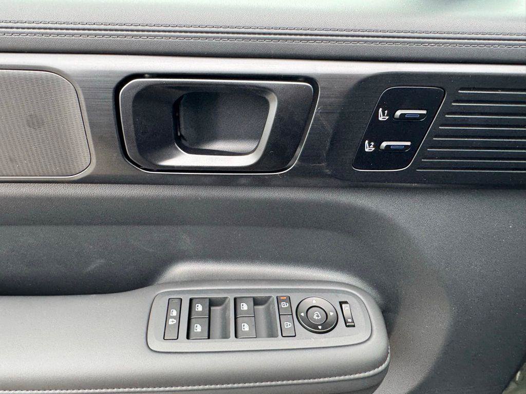New 2026 Hyundai Santa Fe Calligraphy AWD/4WD image 16
