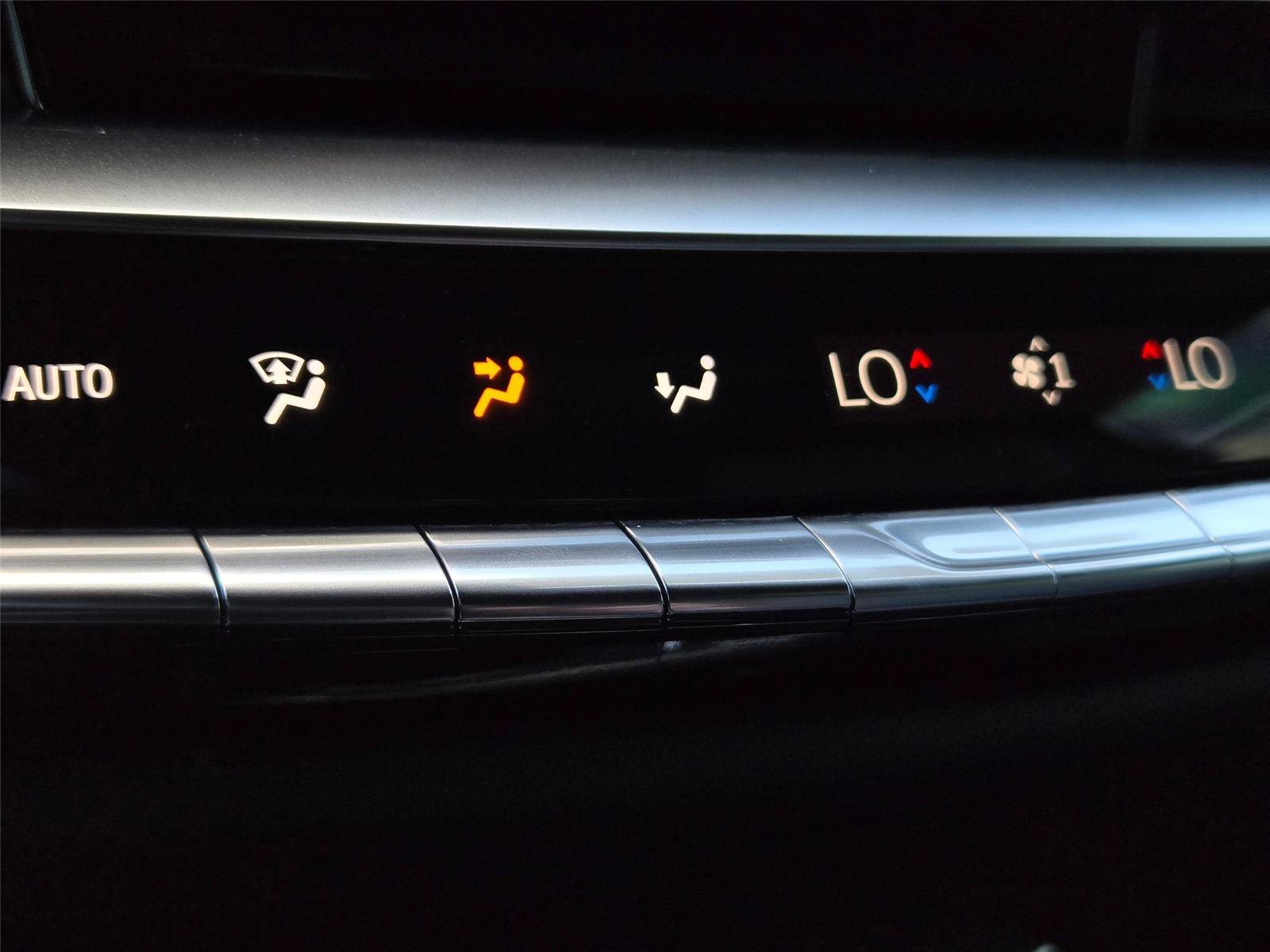 New 2026 Cadillac Lyriq Premium Luxury AWD/4WD image 22