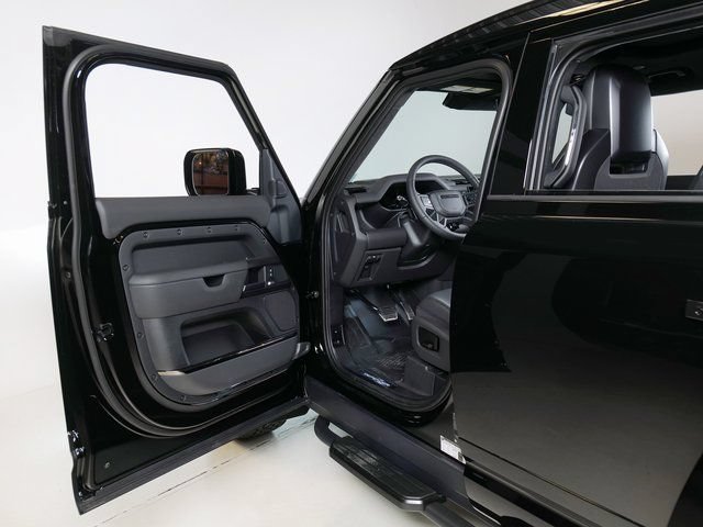 New 2026 Land Rover Defender 110 AWD/4WD image 24