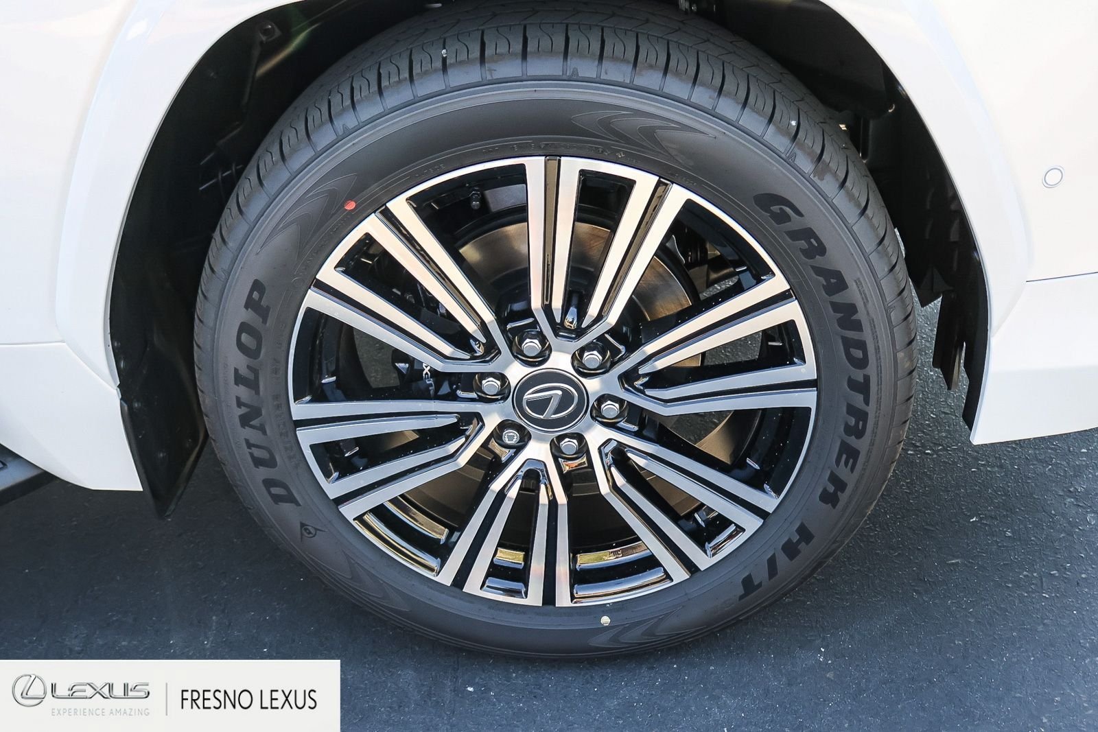 New 2026 Lexus LX 700h Luxury AWD/4WD image 9