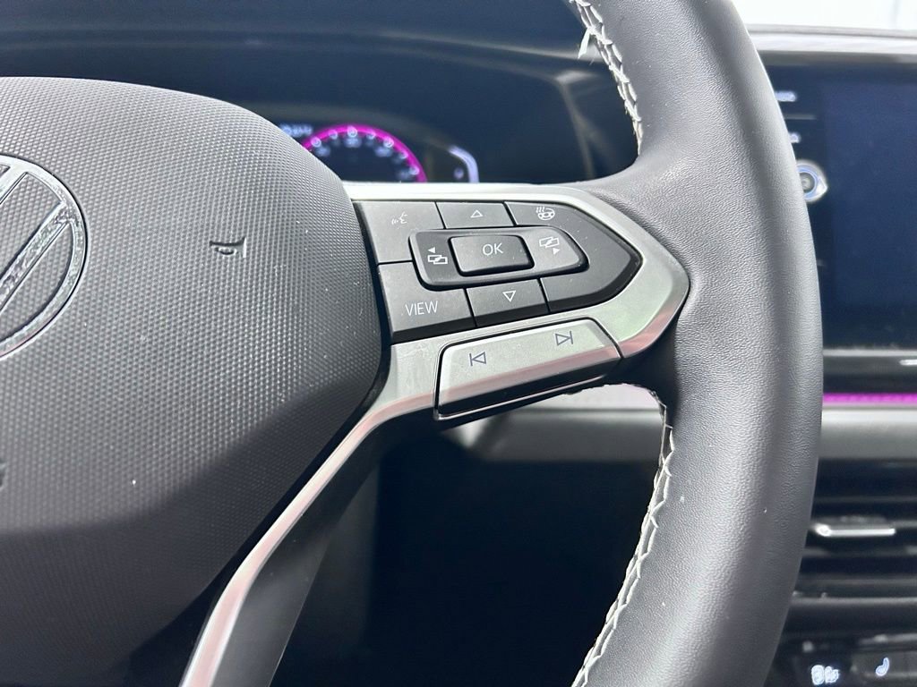 Used 2022 Volkswagen Taos SEL image 11