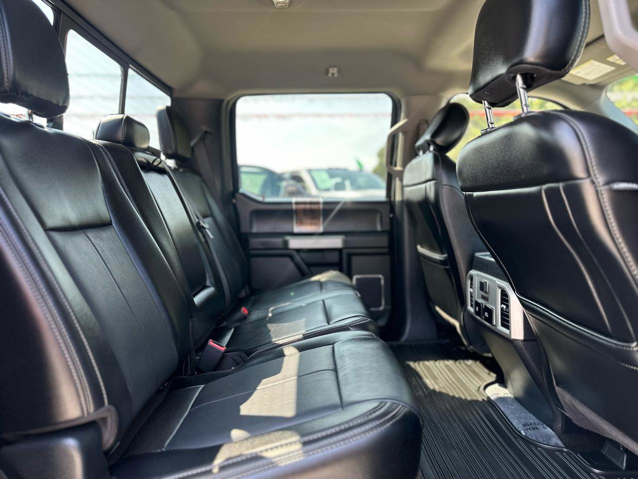 Used 2020 Ford F150 Lariat w/ Equipment Group 502A Luxury AWD/4WD image 15