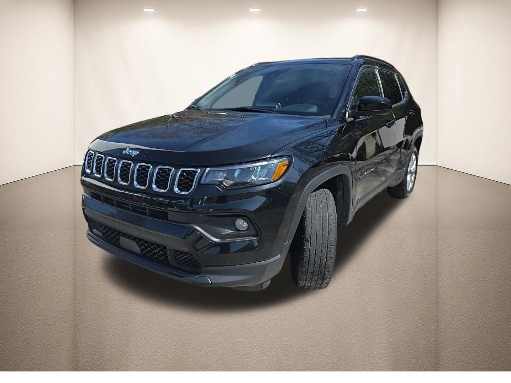 Used 2025 Jeep Compass Latitude image 9