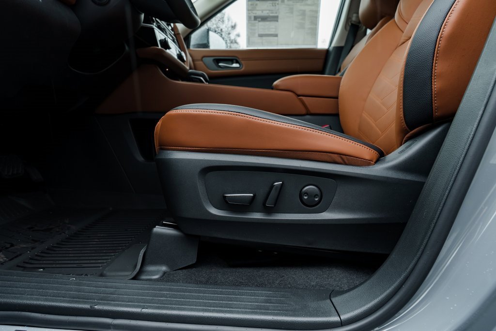 New 2025 Nissan Pathfinder Platinum image 23