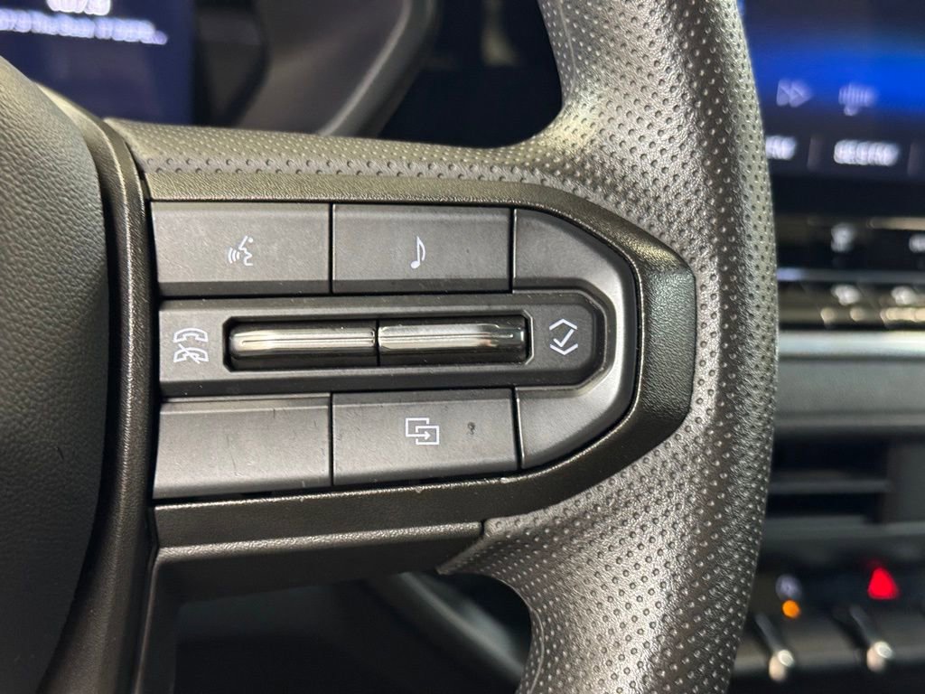 Used 2024 Chevrolet Colorado W/T image 32