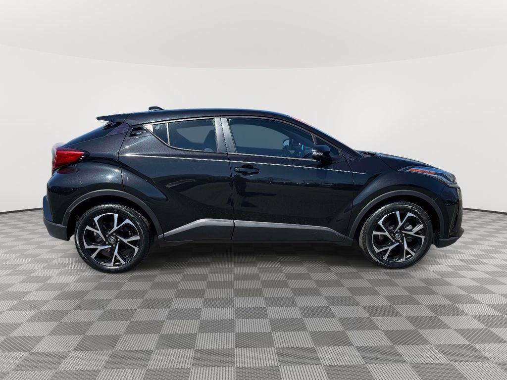 Used 2021 Toyota C-HR XLE image 8