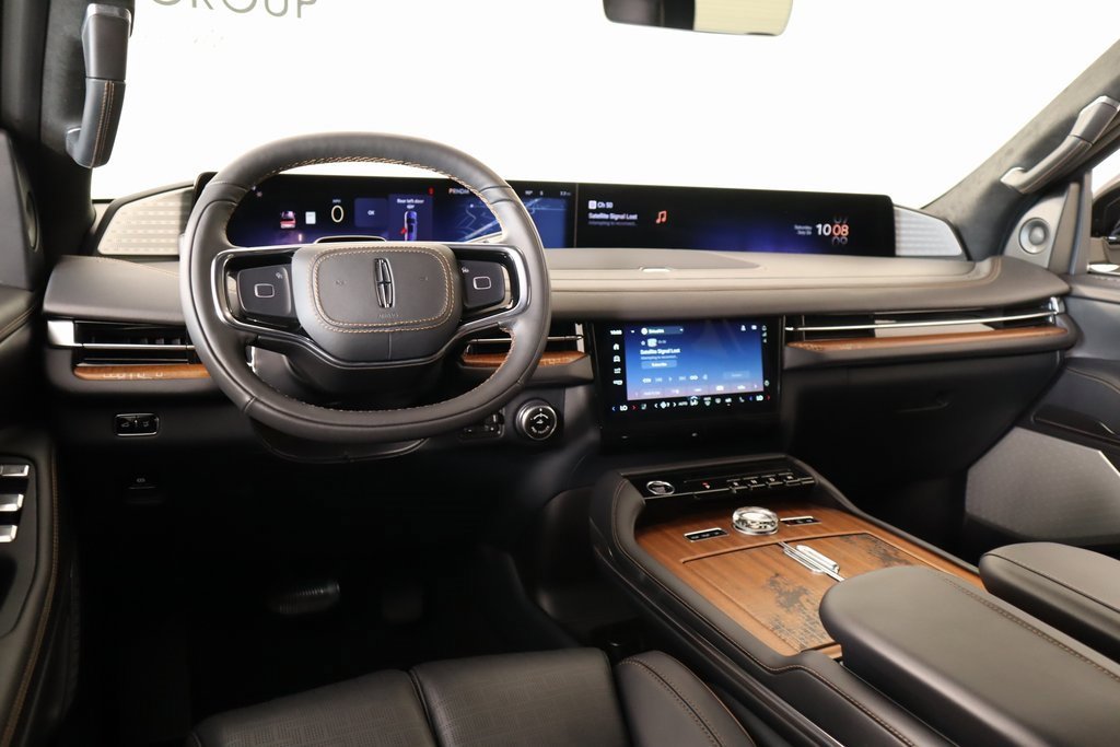 New 2025 Lincoln Navigator Black Label image 2