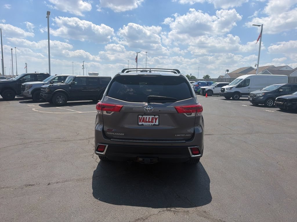 Used 2018 Toyota Highlander Limited AWD/4WD image 7