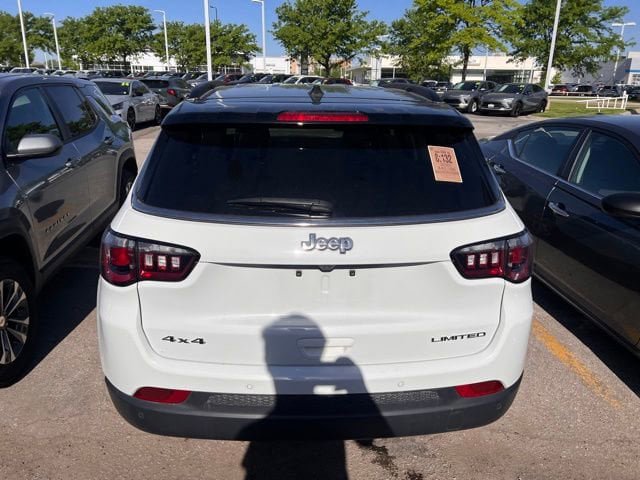 Used 2025 Jeep Compass Limited AWD/4WD image 4
