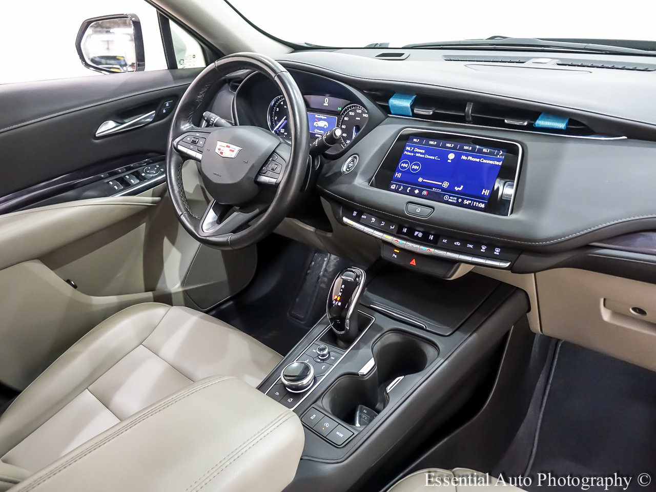 Used 2023 Cadillac XT4 Luxury image 31