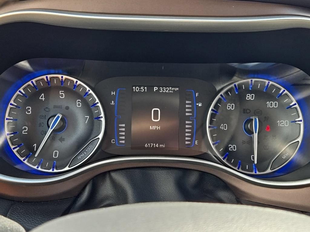 Used 2023 Chrysler Voyager LX FWD image 5