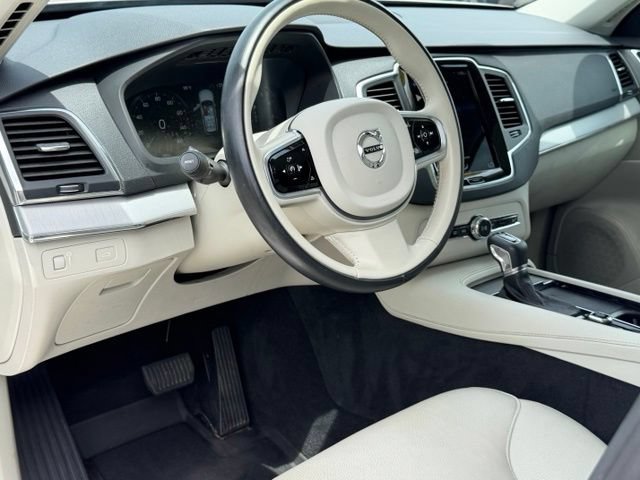 Used 2021 Volvo XC90 T5 Momentum FWD image 12