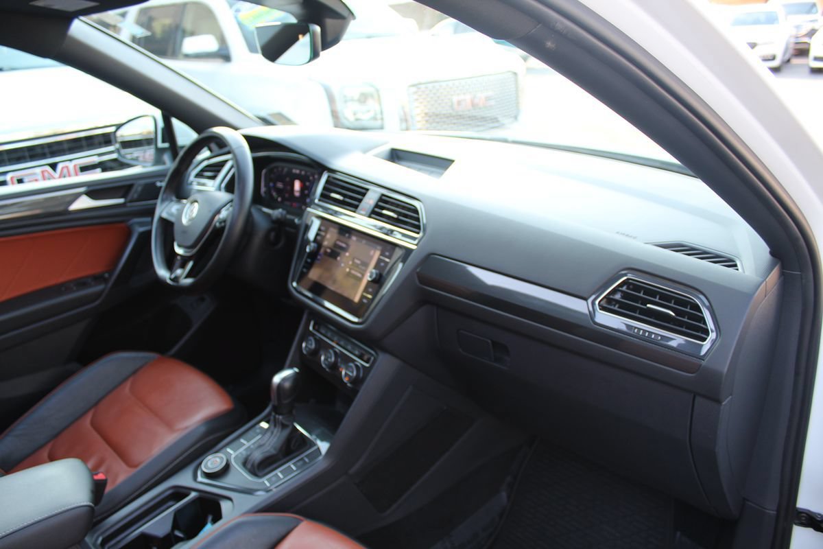 Used 2021 Volkswagen Tiguan SEL Premium R-Line w/ 3rd Row Seat Package AWD/4WD image 24