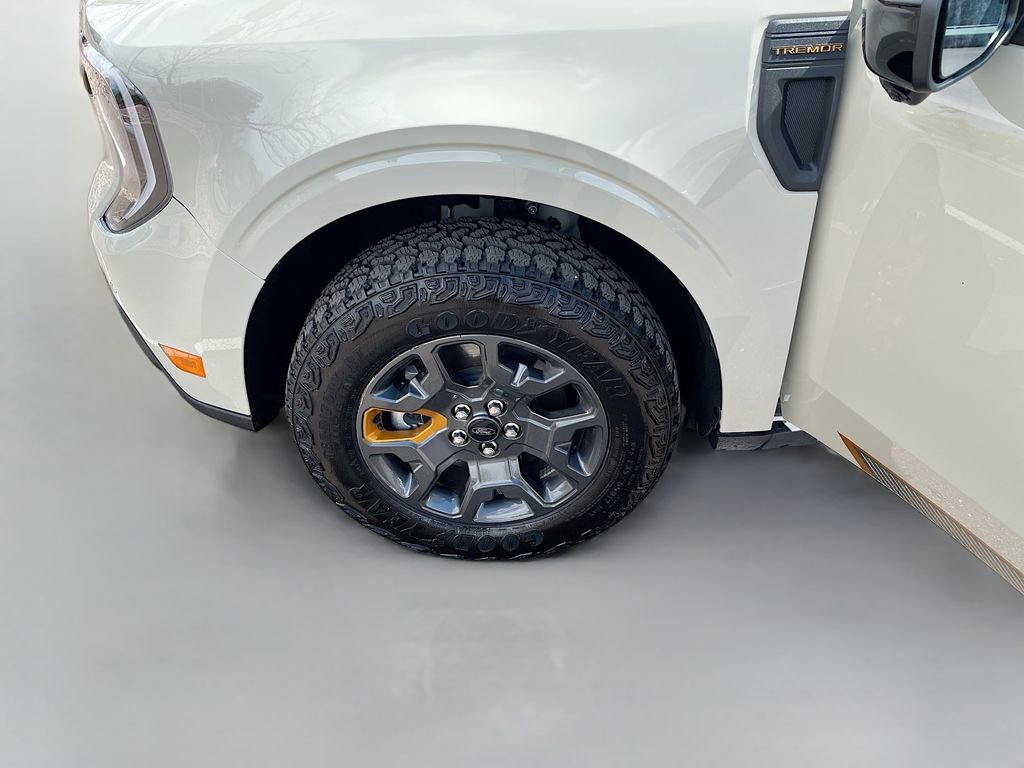 Used 2025 Ford Maverick Tremor AWD/4WD image 31