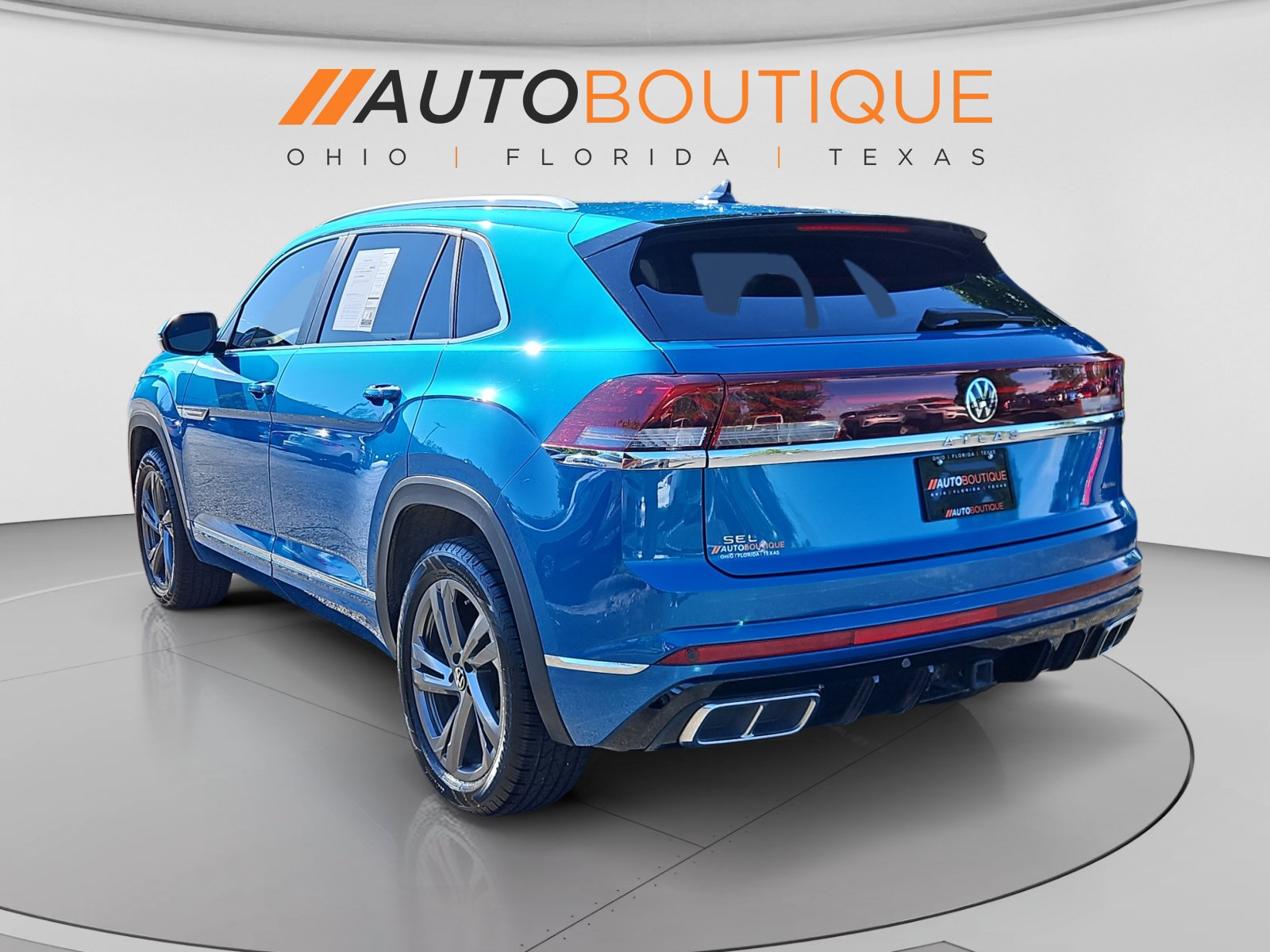 Used 2024 Volkswagen Atlas Cross Sport SEL R-Line AWD/4WD image 3