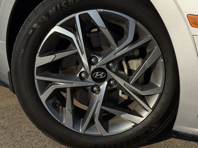 Used 2023 Hyundai Sonata SEL w/ Preferred Accessory Package FWD image 9