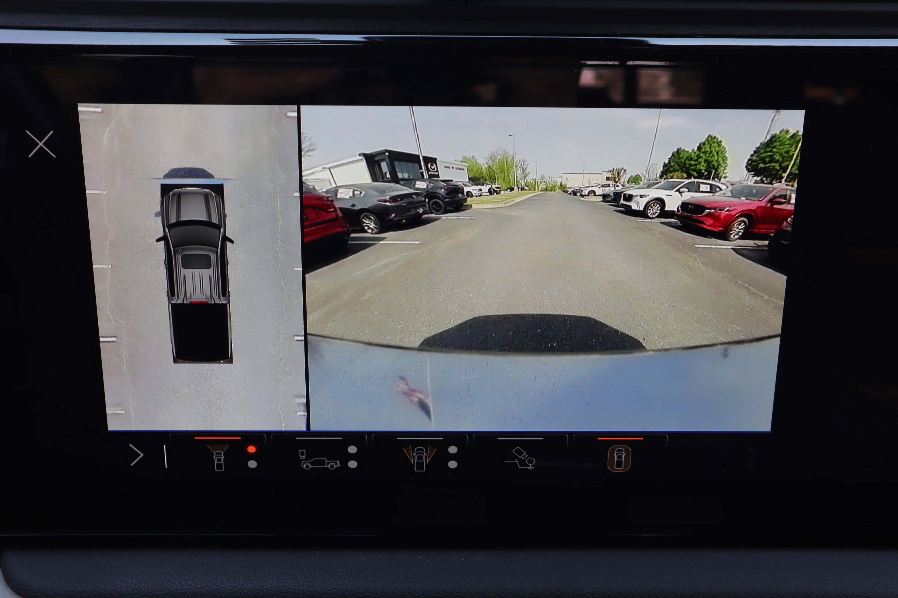 Used 2024 GMC Sierra 1500 AT4 w/ Technology Package image 14