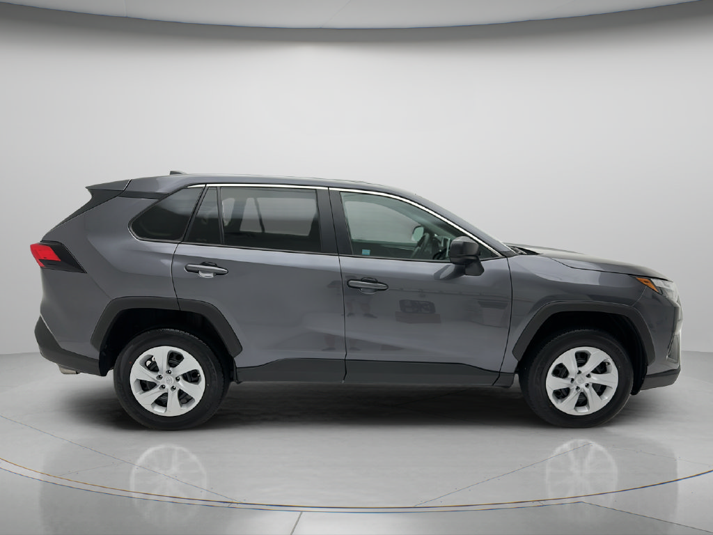 Used 2025 Toyota RAV4 LE AWD/4WD image 6