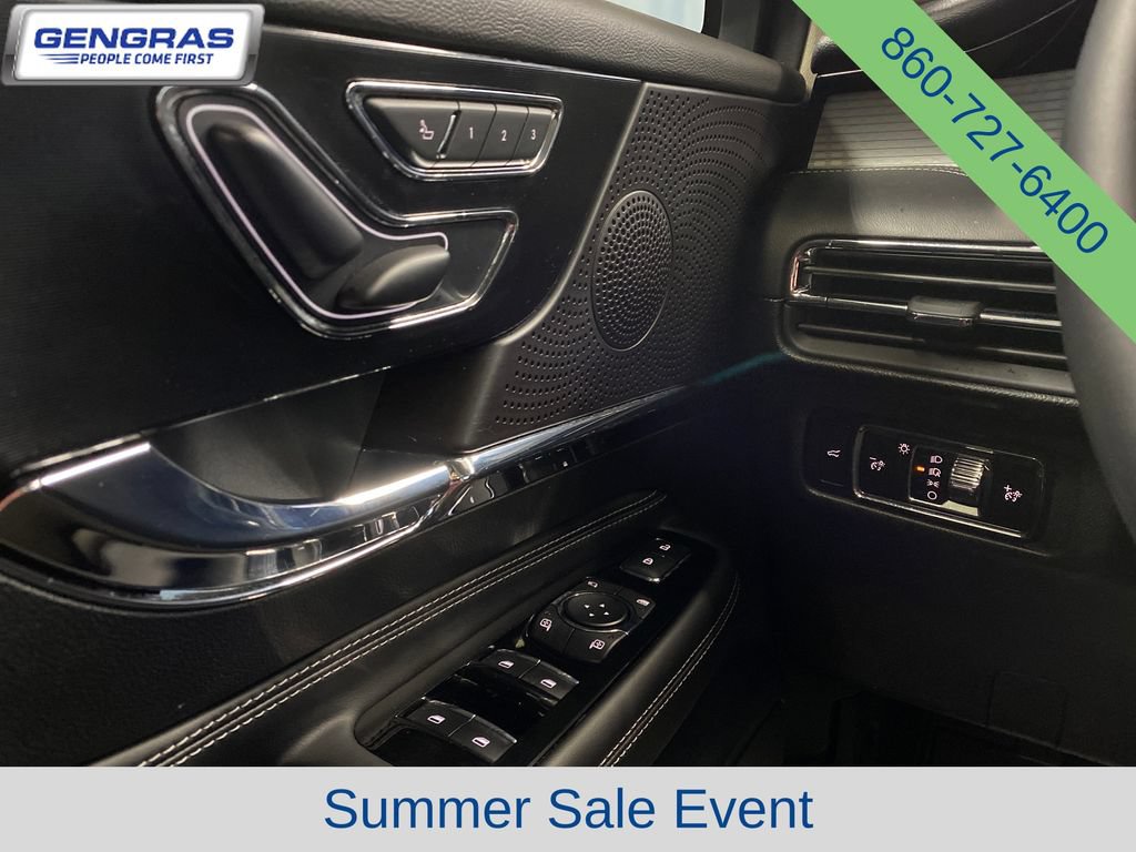 Used 2025 Lincoln Corsair AWD w/ Equipment Group 101A image 24