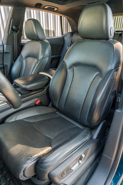 Used 2021 Audi Q8 Prestige w/ Prestige Package image 18