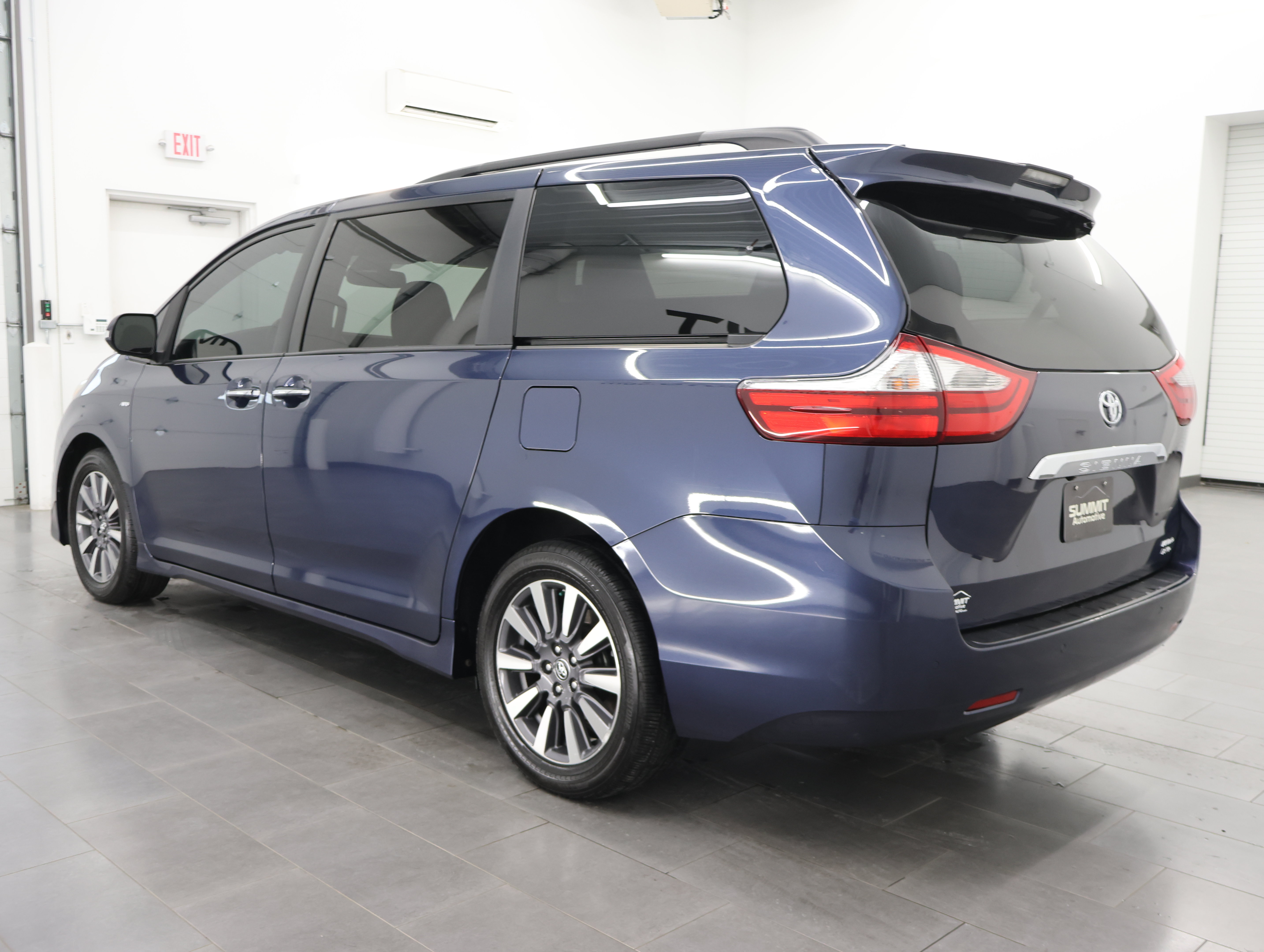 Used 2018 Toyota Sienna Limited Premium AWD/4WD image 6